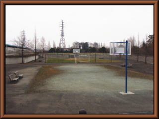 あがた工業団地南公園のバスケットボールコートの写真