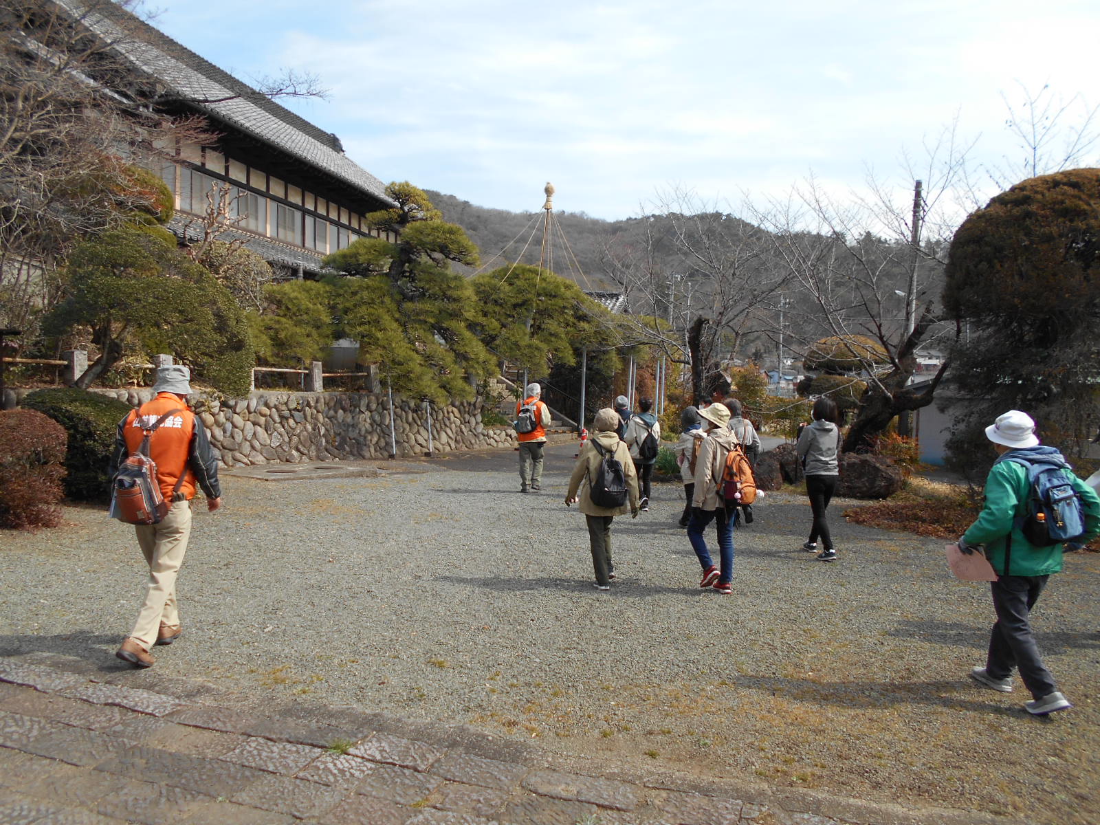 妙隆寺での散策ウォークの写真