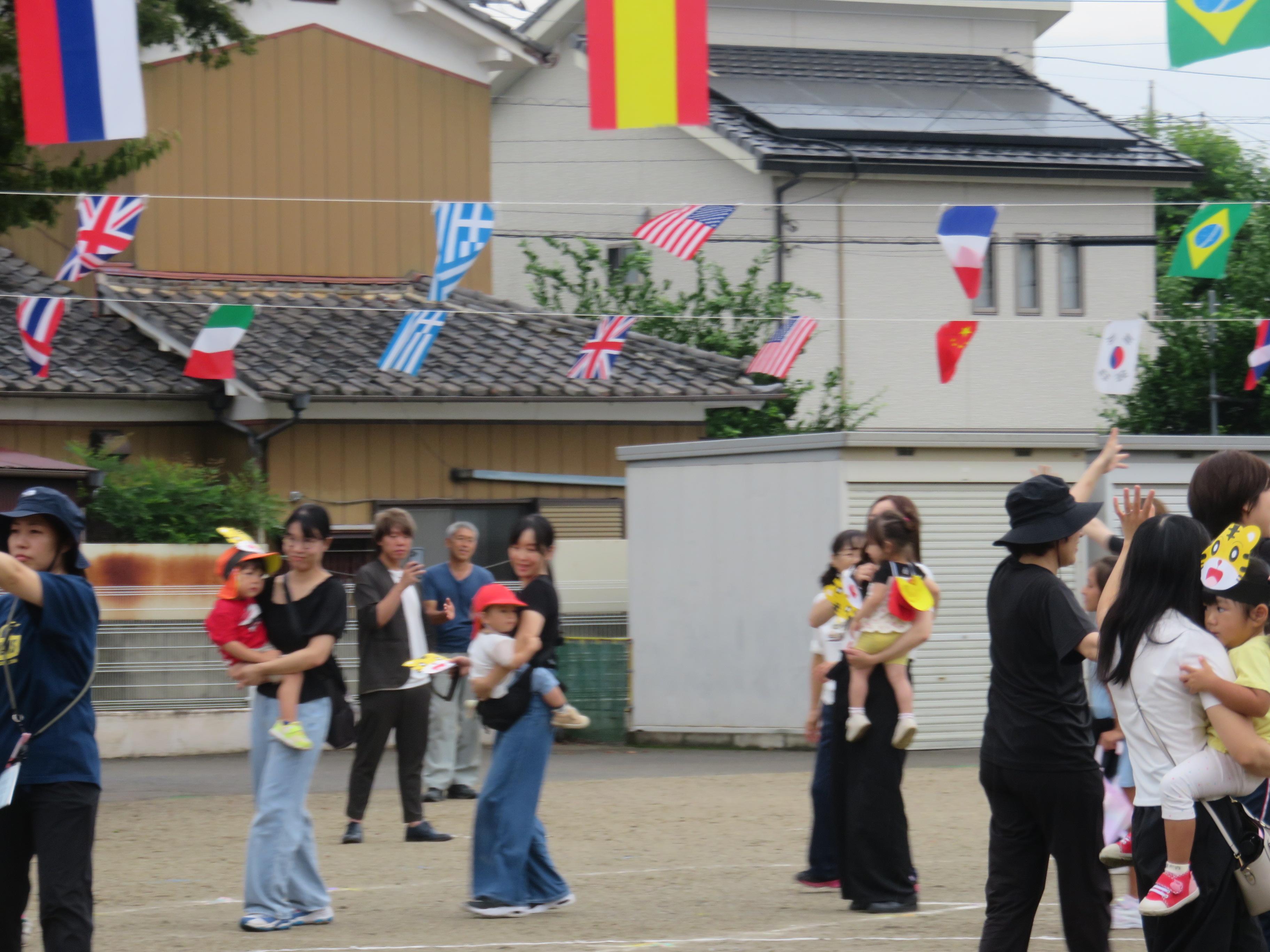 親子ふれあいミニ運動会の様子の写真