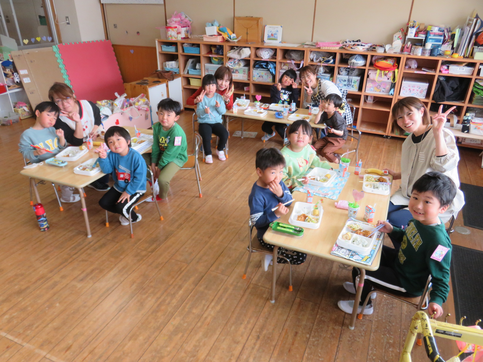 会食の様子の写真